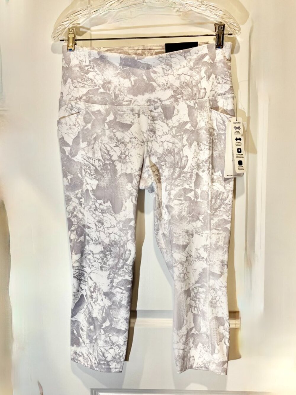 RBX Active High Waisted Capri Leggings Floral Gray White Size L Pockets